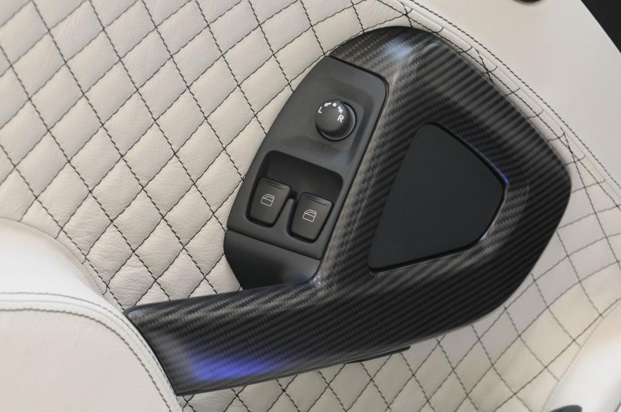 Детали интерьера Smart ForTwo Ultimate Style by Brabus 2011 года  (фото 6 из 19)